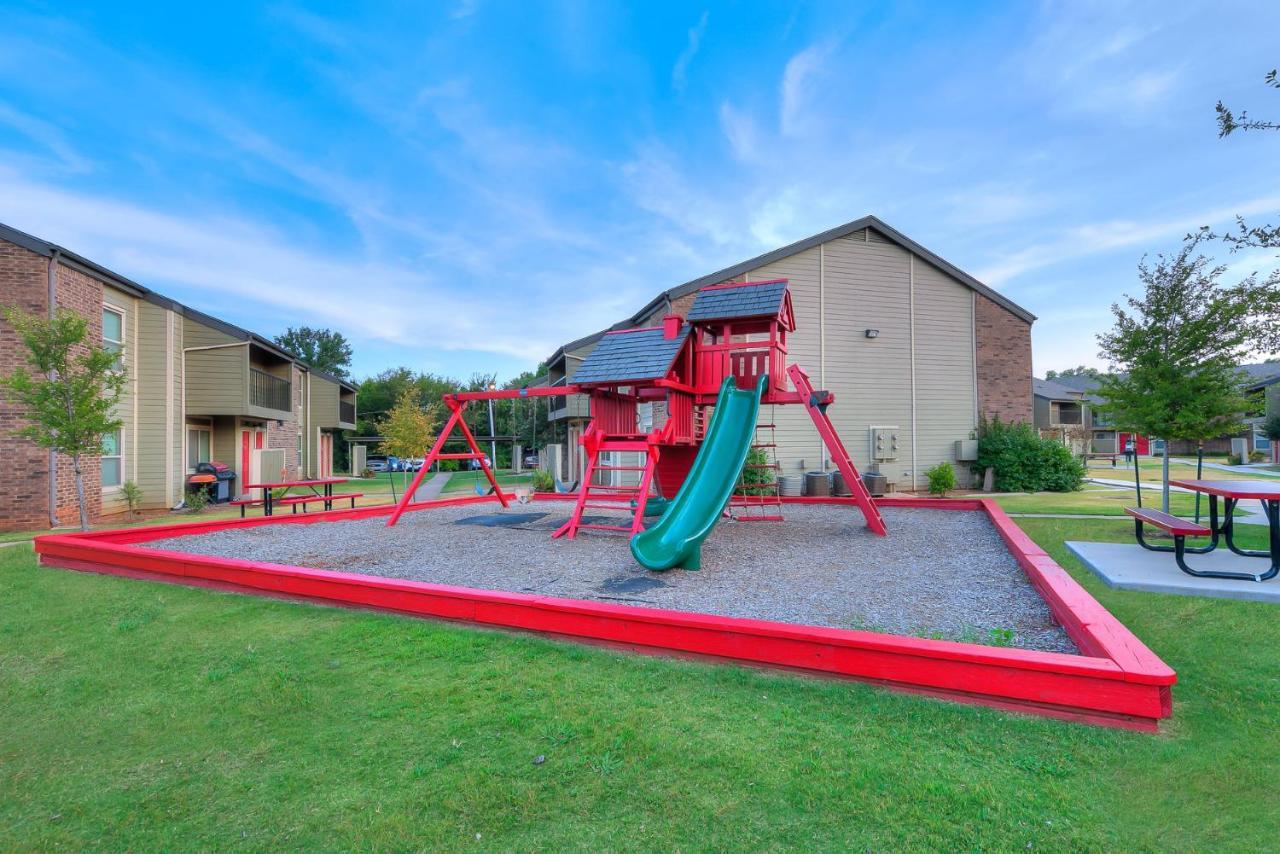 Ou Boomer, Pool, Gym, Hi Speed Wifi, One Mile To Ou & Stadium! Norman Eksteriør billede
